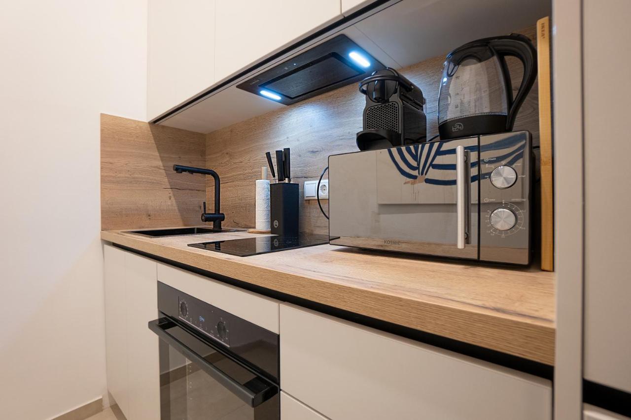 Stylish Central 1-Bedroom Apartment With A Terrace Viena Exterior foto