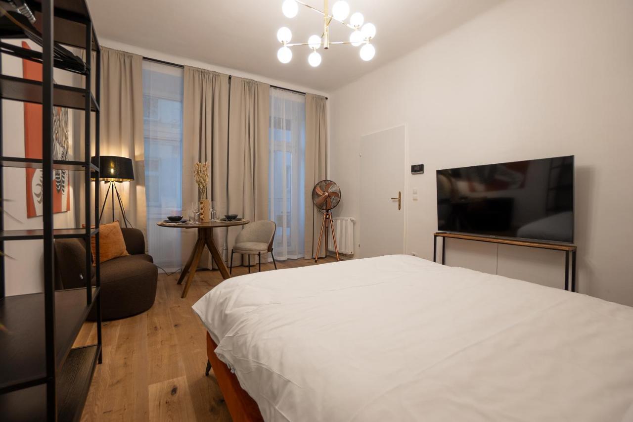 Stylish Central 1-Bedroom Apartment With A Terrace Viena Exterior foto
